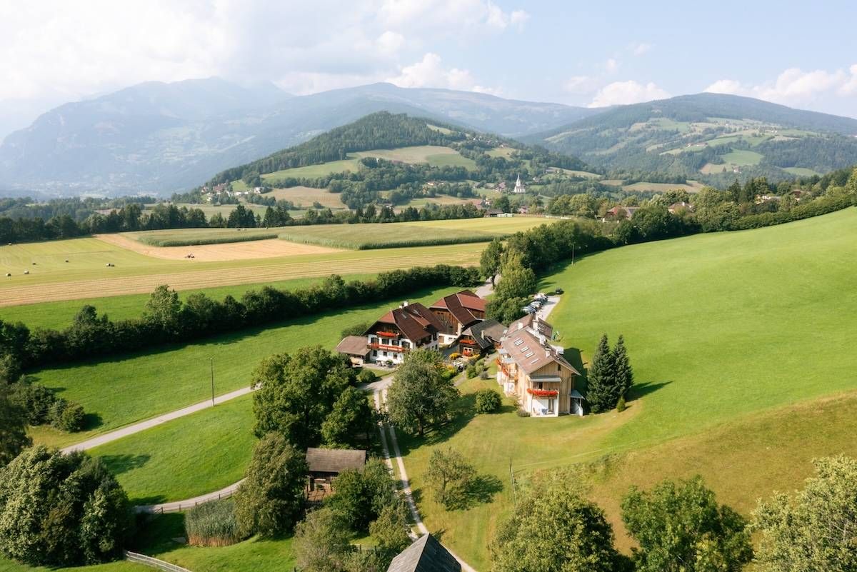 Überblick Mailänderhof in der Landschaft